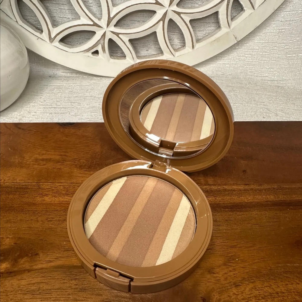 Belle by Kim Gravel Multi-Tone Bronzer & Contour Palette